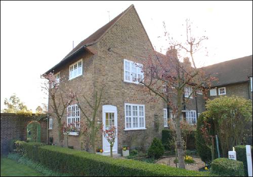 25 Asmuns Place-corner
